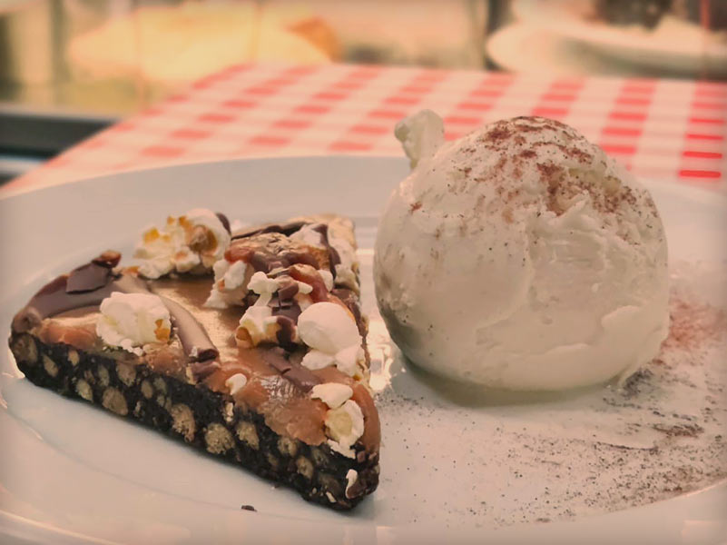 Chocolate Brownie with Icecream